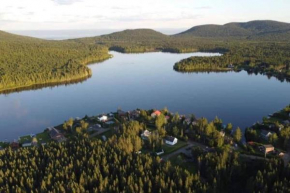 Chalet moderne et chaleureux avec un accès au lac